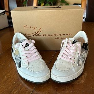 Vintage Havana Laura sneakers pink and camo size 8 Original Box
